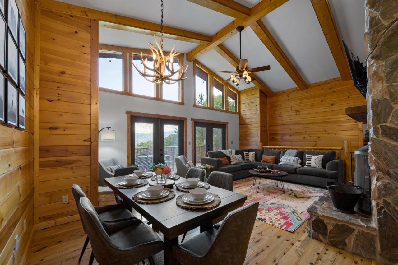 Woodhaven - Private - 3 Suites - Gorgeous Views - 3 Pools - Gamerm - Hottub - Lots Of Bears Gatlinburg Zewnętrze zdjęcie