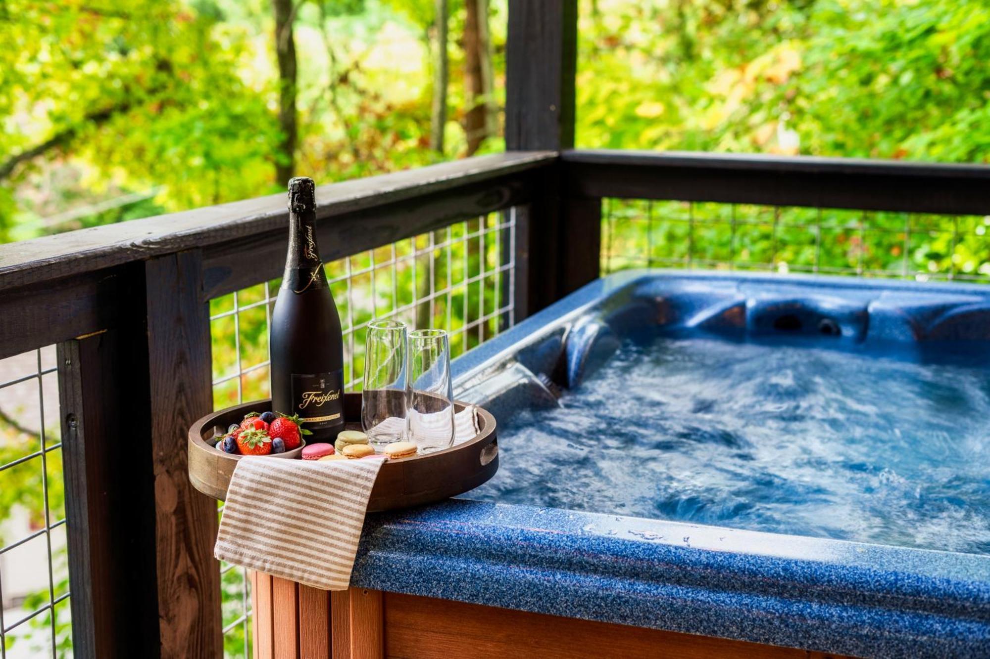 Woodhaven - Private - 3 Suites - Gorgeous Views - 3 Pools - Gamerm - Hottub - Lots Of Bears Gatlinburg Zewnętrze zdjęcie