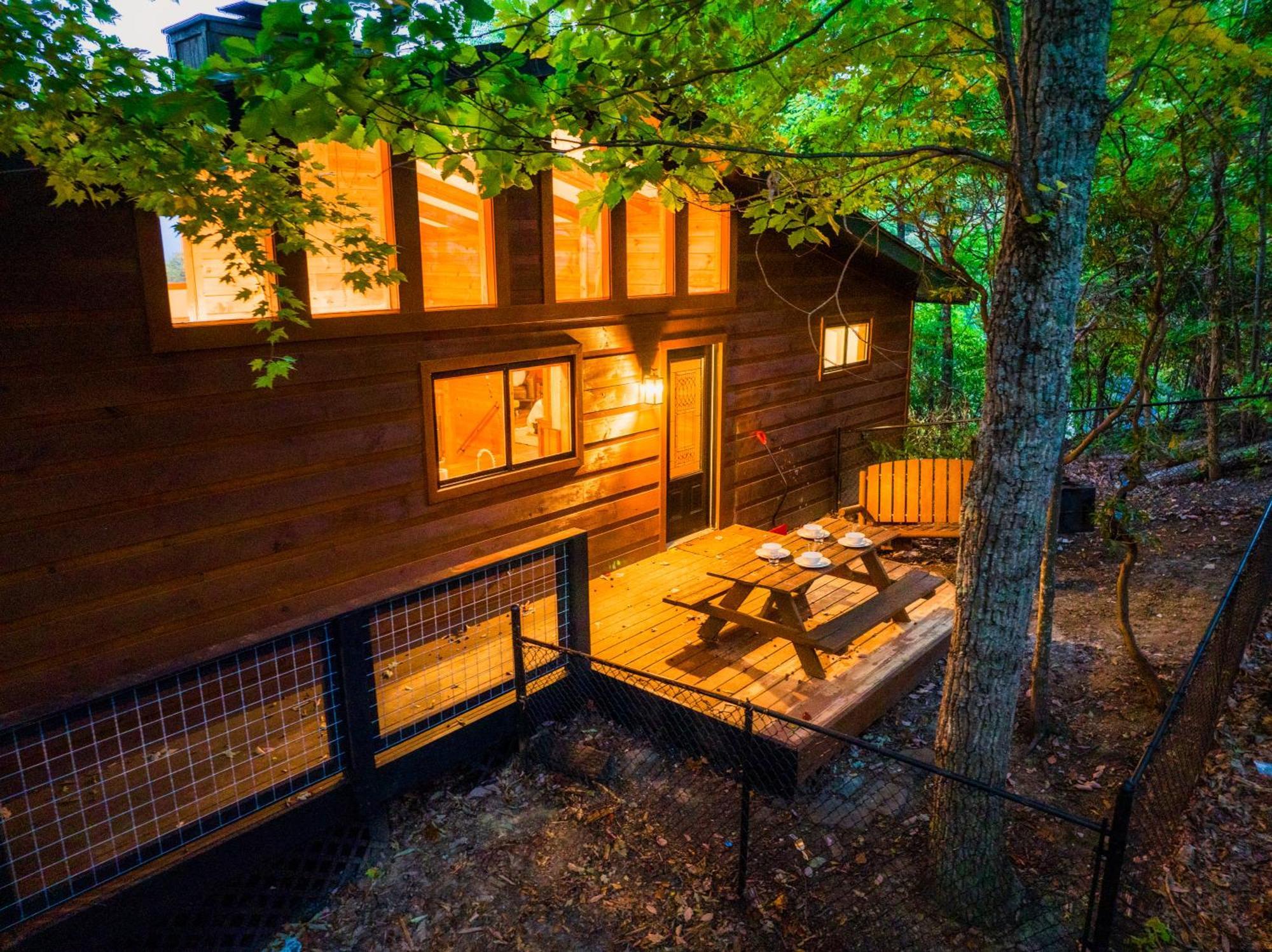 Woodhaven - Private - 3 Suites - Gorgeous Views - 3 Pools - Gamerm - Hottub - Lots Of Bears Gatlinburg Zewnętrze zdjęcie