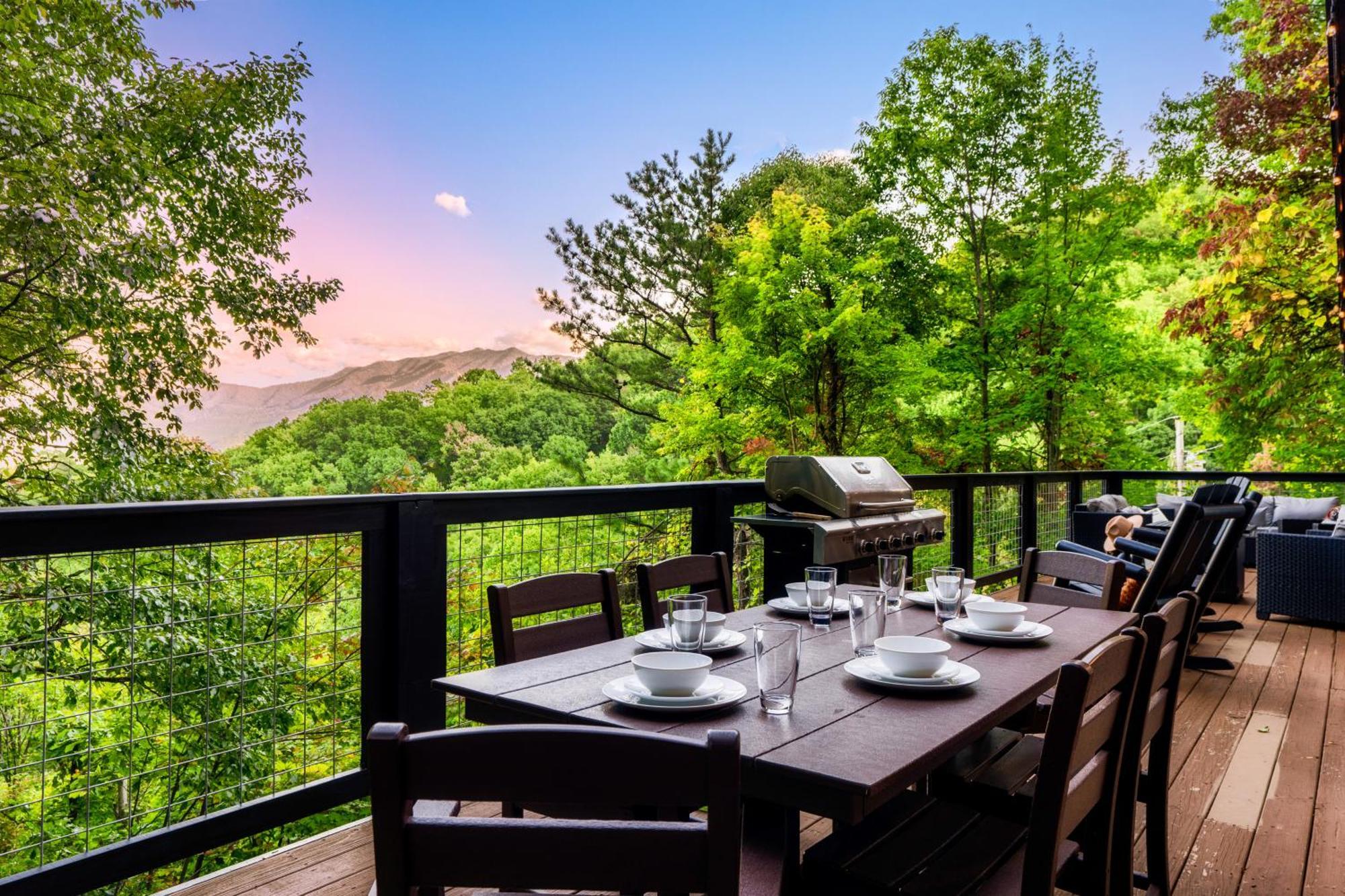 Woodhaven - Private - 3 Suites - Gorgeous Views - 3 Pools - Gamerm - Hottub - Lots Of Bears Gatlinburg Zewnętrze zdjęcie