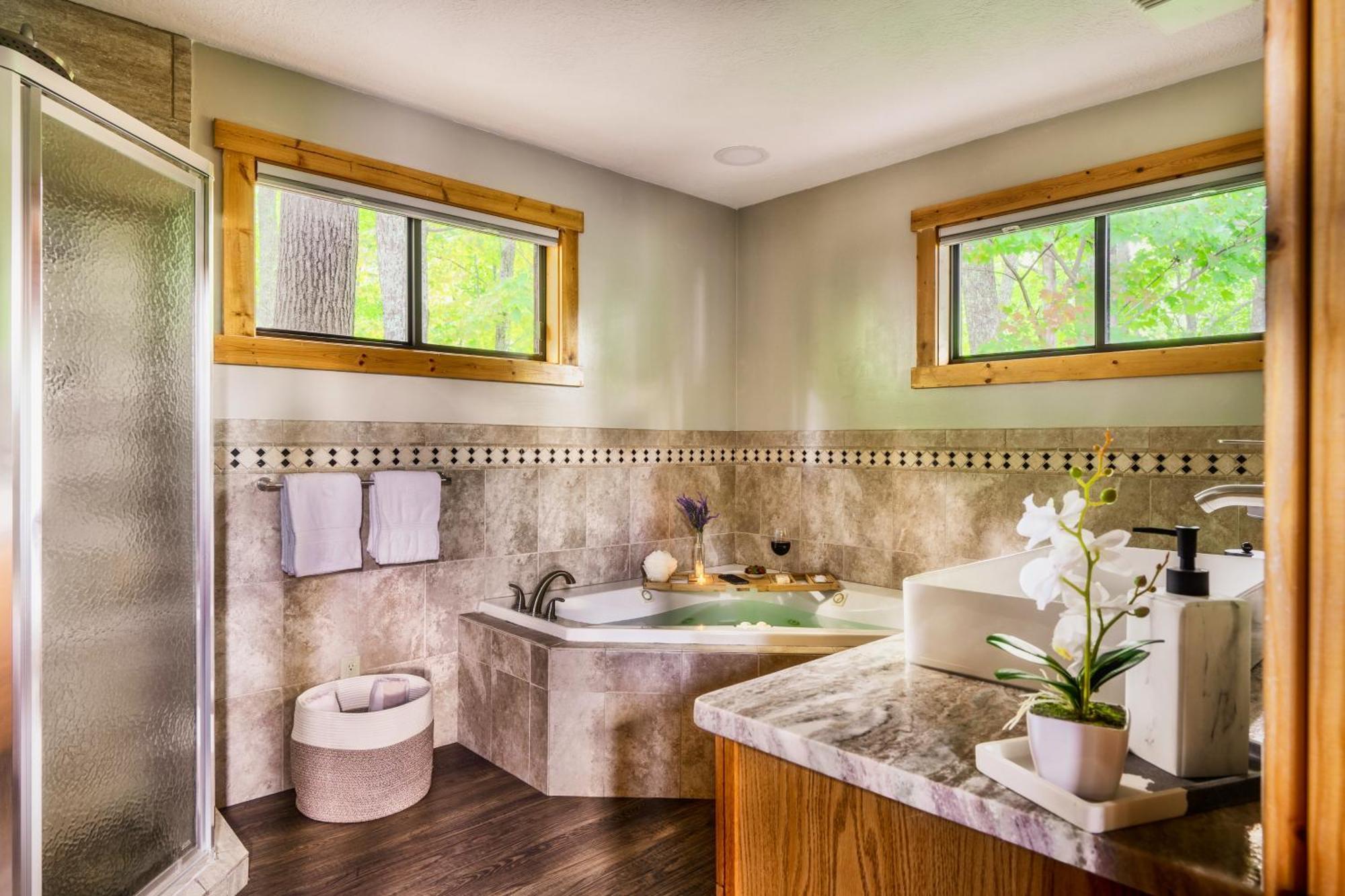 Woodhaven - Private - 3 Suites - Gorgeous Views - 3 Pools - Gamerm - Hottub - Lots Of Bears Gatlinburg Zewnętrze zdjęcie